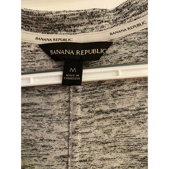 Banana Republic Grey V-neck Long Sleeve Soft Sweater Cottagecore - Picture 3 of 3